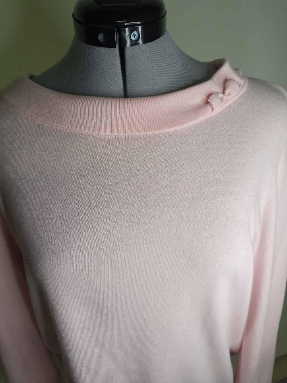 Emma James Soft Pink Scoop Neck Sweater W/ Bow.            Size Med